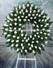 Flores para Tanatorio: Corona de Rosas blancas