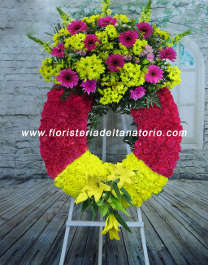 Flores para Tanatorio: Corona especial de Gerberas y Margaritas